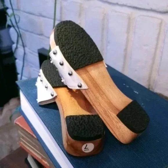 ❤️ Toddler Ladybug Sandals Sized for 7 to 8 - Picture 7 of 9